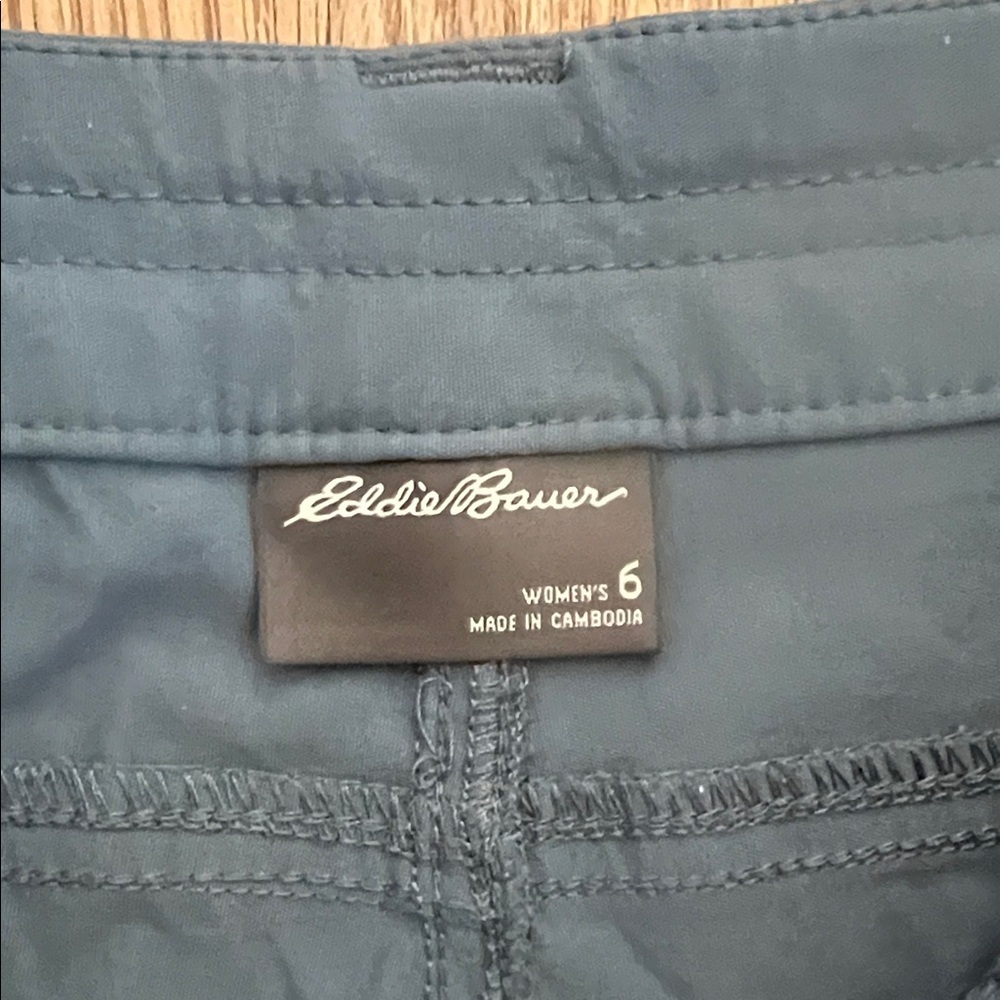 Eddie Bauer Women’s Rainier Tech Capri Pants - Picture 3 of 7